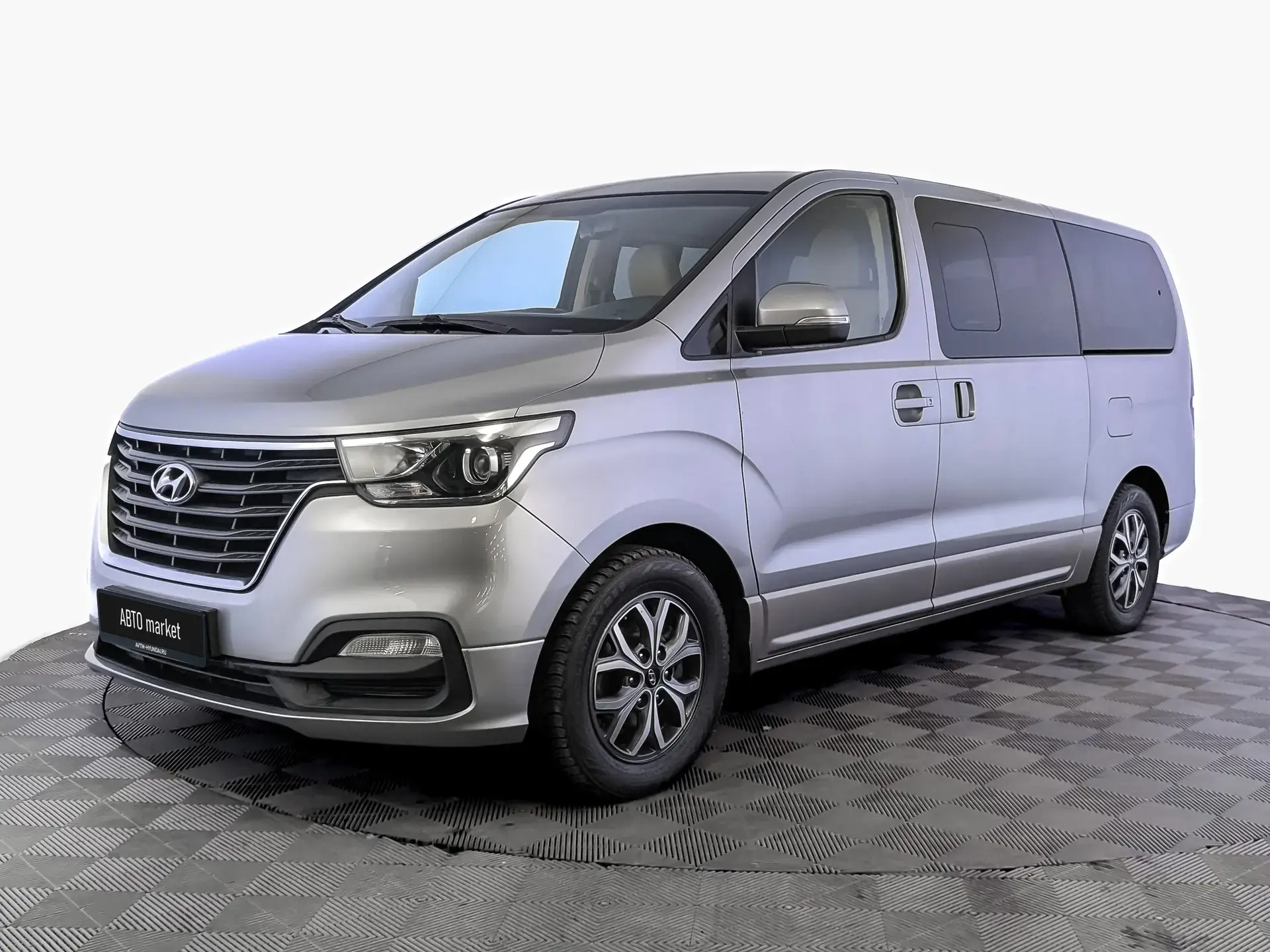 Hyundai H-1
